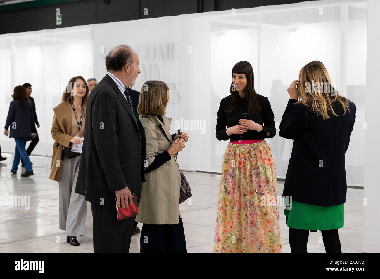 Mailand, Italien. April 2024. Mailand congressi MiCo. Fotomesse Apertura di Mia 2024. - Cronaca - Mailand, Italien - Mercoledì 10. april 2024. (Foto Alessandro Cimma/Lapresse) MiCo-Konferenzen in Mailand. Eröffnung der Mia Photo Fair 2024. - Nachrichten - Mailand, Italien - Mittwoch, 10. April 2024. (Foto Alessandro Cimma/Lapresse) Credit: LaPresse/Alamy Live News Stockfoto