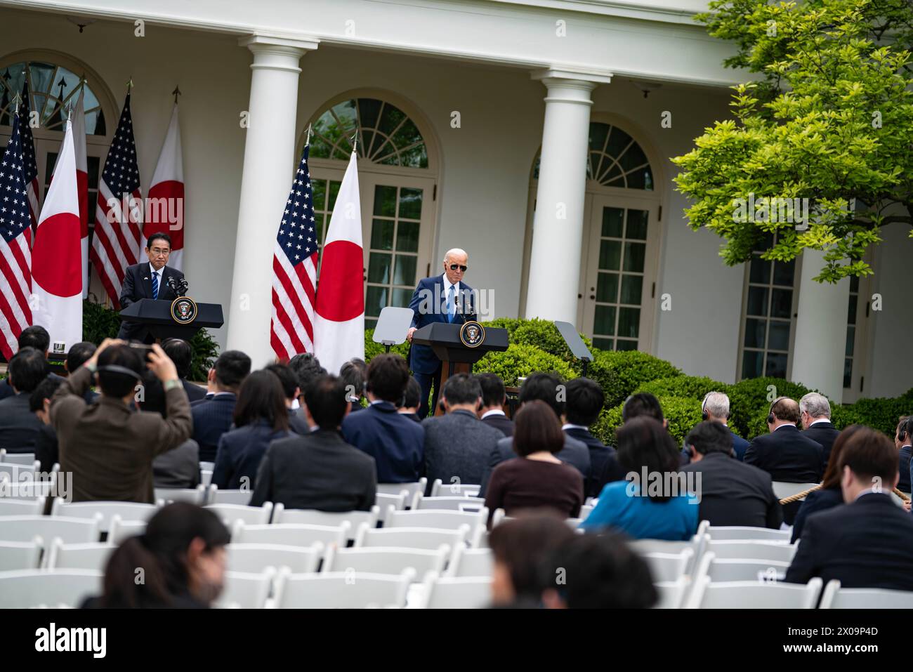 Am 10. April veranstaltete Präsident Joe Biden eine gemeinsame Pressekonferenz mit Premierminister Kishida Fumio aus Japan zu einem offiziellen Besuch in den Vereinigten Staaten Stockfoto