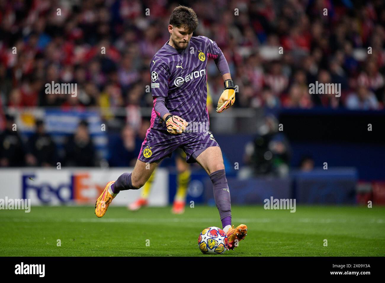 Madrid, Spanien. April 2024. MADRID, SPANIEN - 10. APRIL: Gregor Kobel von Borussia Dortmund beim Viertelfinale der UEFA Champions League 2023/24 zwischen Atletico Madrid und Borussia Dortmund im Civitas Metropolitano Stadium am 10. April 2024 in Madrid. (Foto: Pablo Morano/BSR Agency) Credit: BSR Agency/Alamy Live News Stockfoto