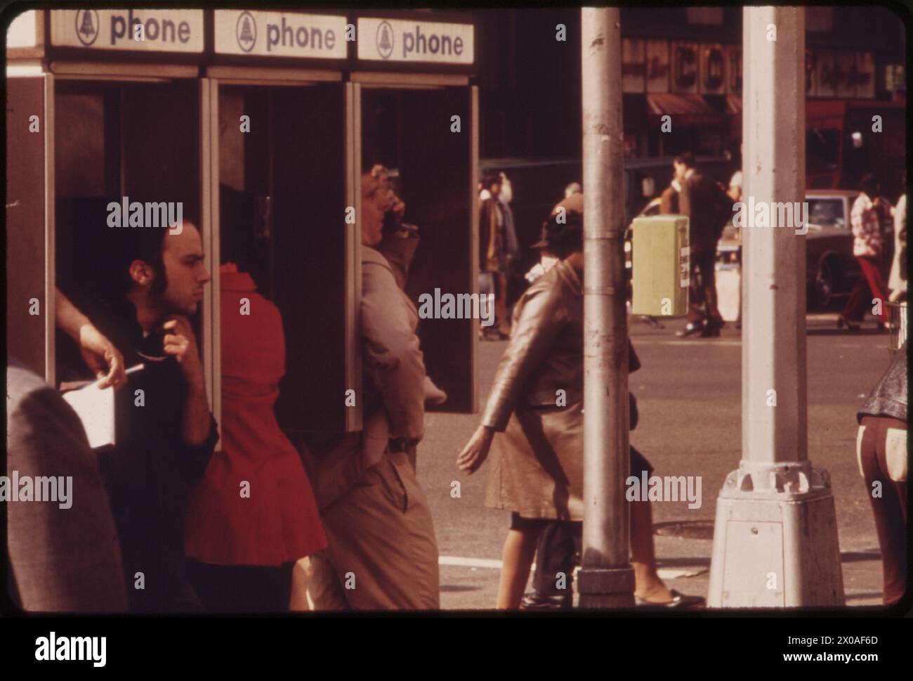 Landscape Phone Stände in Broad and 34th Street Mai 1973 - Erik Calonius DOCUMERICA Stockfoto