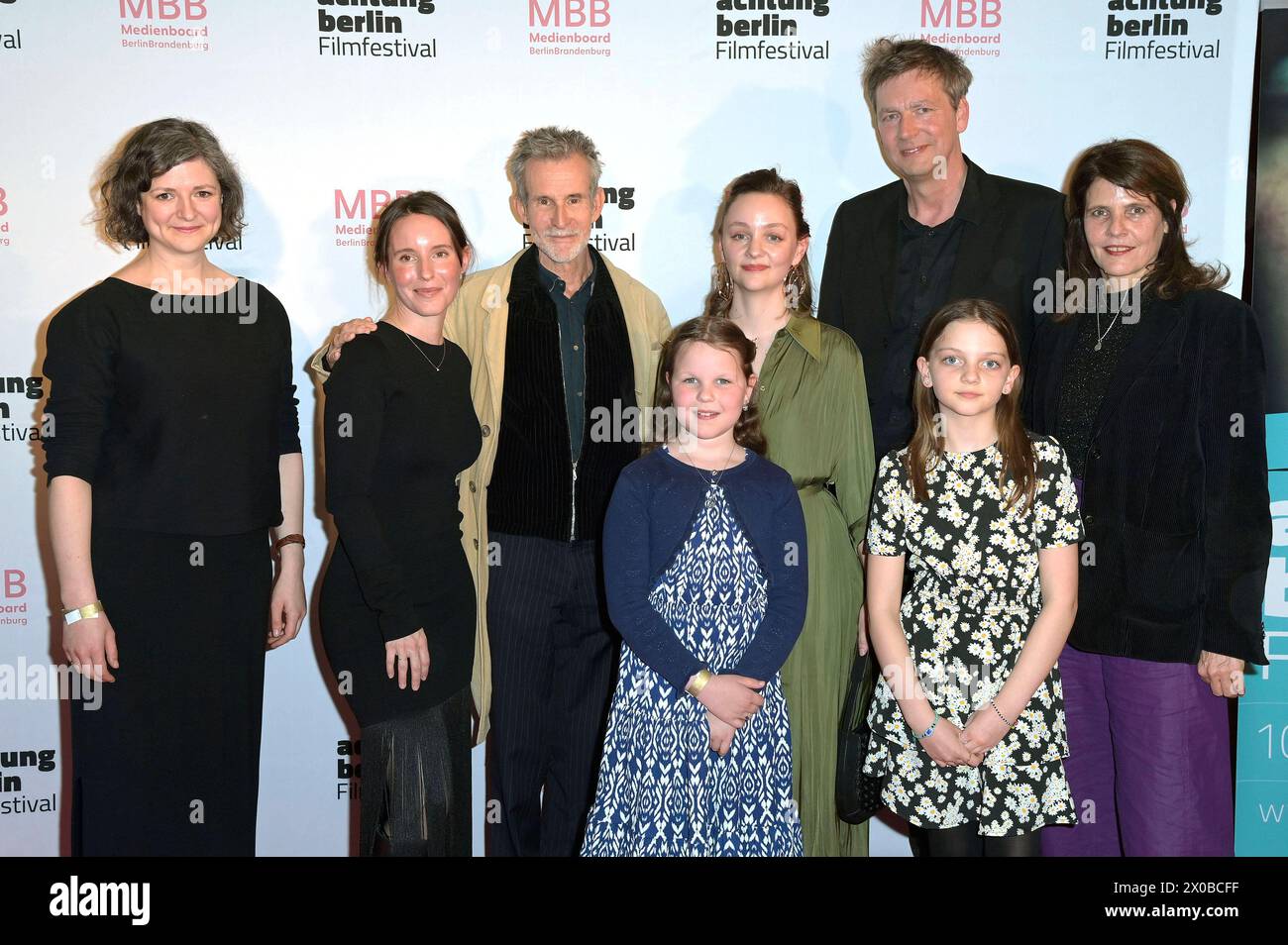 Milena Klemke, Sophia Bösch, Ulrich Matthes, Viola Hinz, Mathilde Bundschuh, Sebastian Brose, Rosa Wirtz und Regina Kräh bei der Premiere des Kinofilms Milchzähne und der Eröffnung vom 20. achtung berlin Filmfestival 2024 im Kino Kolosseum. Berlin, 10.04.2024 *** Milena Klemke, Sophia Bösch, Ulrich Matthes, Viola Hinz, Mathilde Bundschuh, Sebastian Brose, Rosa Wirtz und Regina Kräh bei der Premiere des Spielfilms Milchzähne und der Eröffnung des 20 Achtung berlin Filmfestivals 2024 im Kolosseum berlin, 10 04 2024 Foto:XF.xKernx/xFuturexImagex milchzaehne 4472 Stockfoto