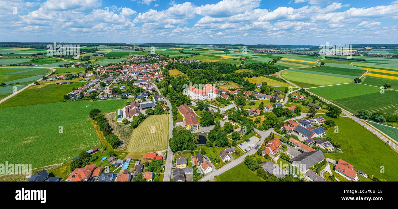 Bertholdsheim an der Donau im Landkreis Neuburg-Schrobenhausen von oben Stockfoto