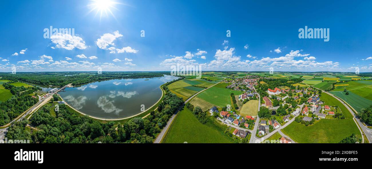 Bertholdsheim an der Donau im Landkreis Neuburg-Schrobenhausen von oben Stockfoto