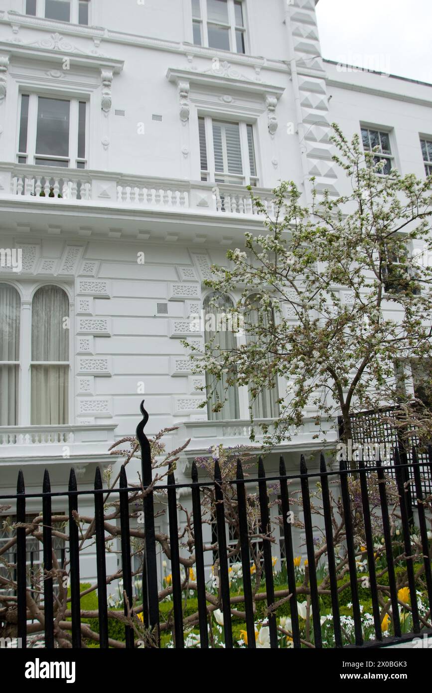 Wunderschönes Haus und Garten, The Boltons, Royal Borough of Kensington und Chelsea, London, Großbritannien - eine der teuersten Straßen in London Stockfoto