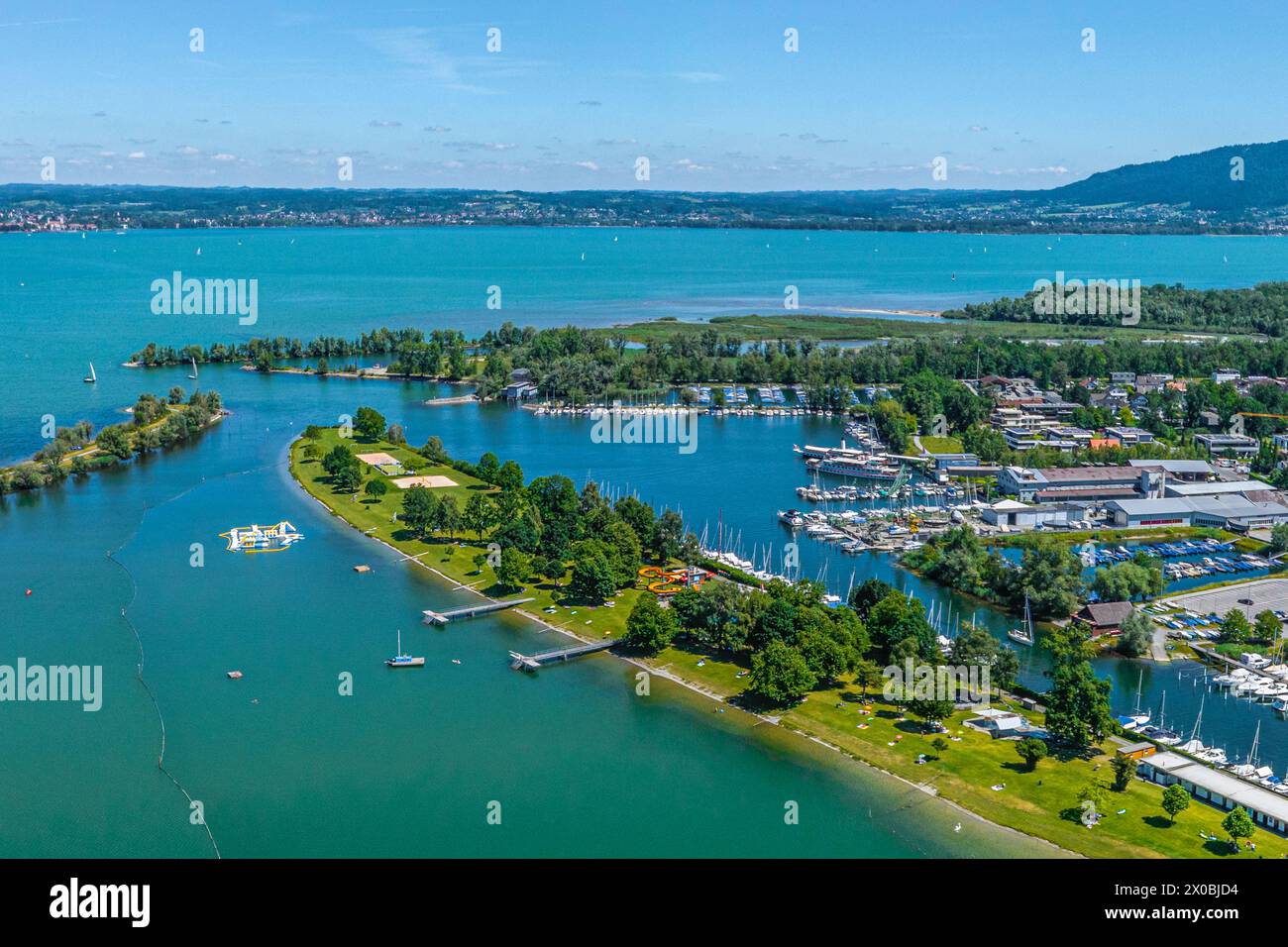 Luftaufnahme der Region um das Marktdorf Hard in Vorarlberg am östlichen Bodensee Stockfoto