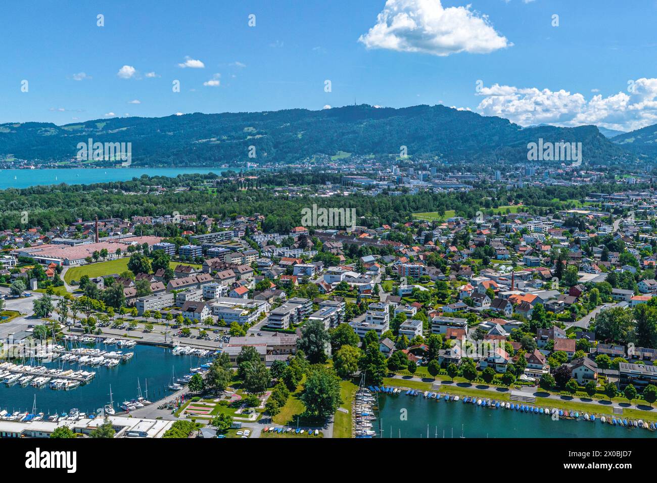 Luftaufnahme der Region um das Marktdorf Hard in Vorarlberg am östlichen Bodensee Stockfoto