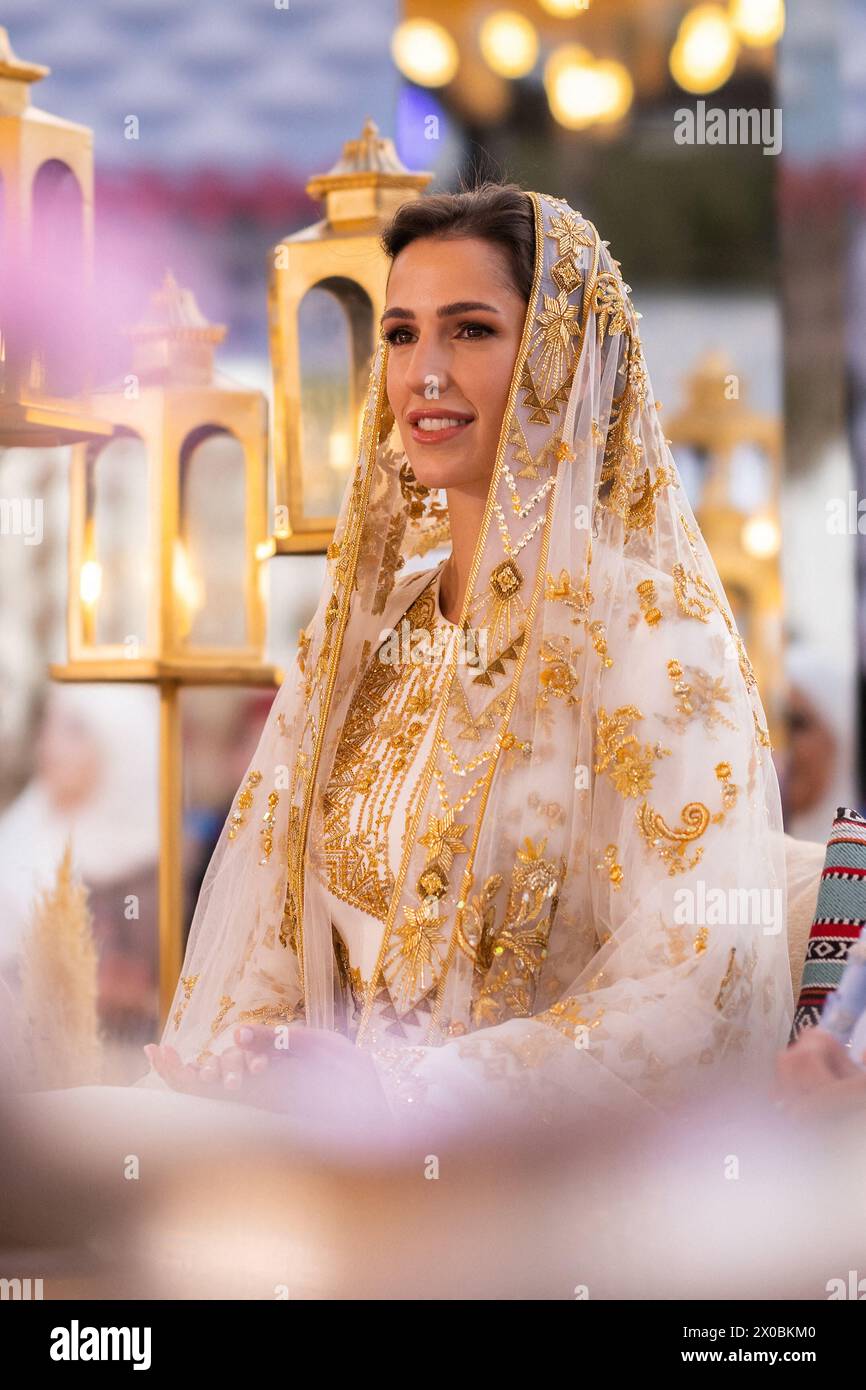 Kronprinz Hussein und Prinzessin Rajwa von Jordanien werden Eltern sein! Der Königliche Haschemitische Hof gab am 10. April bekannt, dass Königin Rania und der Erstgeborene von König Abdullah II. Und seine Frau ihr erstes Kind in diesem Sommer erwarten. - AKTE - Königin Rania Al Abdullah von Jordanien veranstaltet eine Dinnerparty im Madareb Bani Hashem am Königlichen Haschemitischen Hof die bevorstehende Hochzeit ihres Sohnes Kronprinz Al Hussein bin Abdullah II. und Rajwa Alseif nächste Woche in Amman, Jordanien, am 22. Mai 2023. Foto: Balkis Press/ABACAPRESS.COM Stockfoto