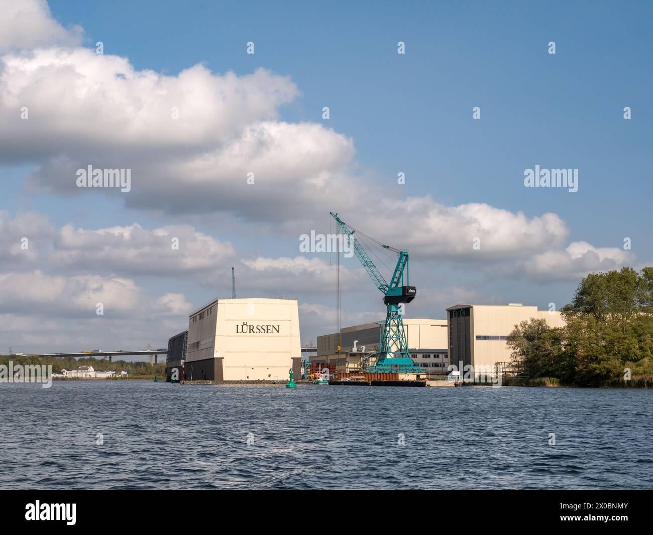Trockendock der Werft Lürssen am Kieler Kanal, Schleswig-Holstein, Deutschland Stockfoto