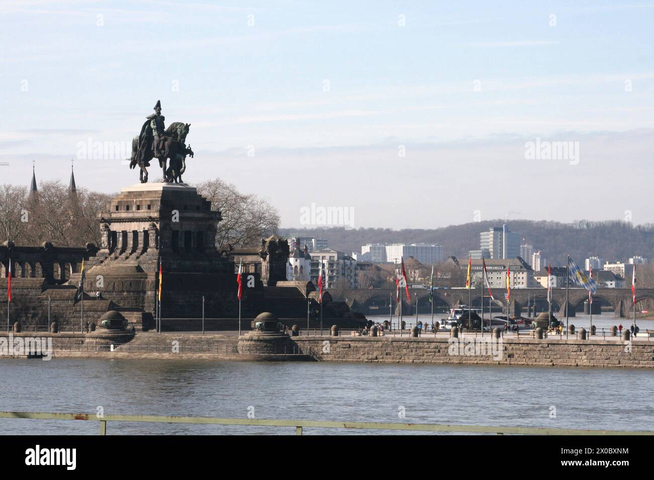 Kaiser-Wilhelm-Denkmal am Deutschen Eck das Kaiser-Wilhelm-Denkmal am Deutschen Eck in Koblenz wurde in den Jahren 1895 bis 1897 im Monumentalstil errichtet. *** Kaiser-Wilhelm-Denkmal am Deutschen Eck das Kaiser-Wilhelm-Denkmal am Deutschen Eck in Koblenz wurde zwischen 1895 und 1897 im monumentalen Stil errichtet Copyright: XStopperx/xEibner-Pressefotox EP_asr Stockfoto