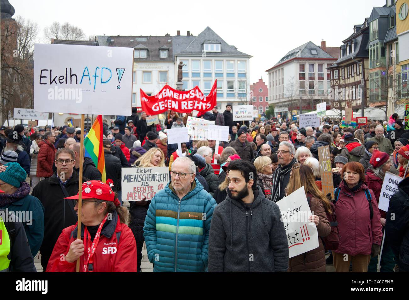 Bad Kreuznach, Deutschland, 30. Januar 2024. Hunderte von Menschen nehmen an der Demo unter dem Motto "Verteidigung der Demokratie" Teil. Stockfoto