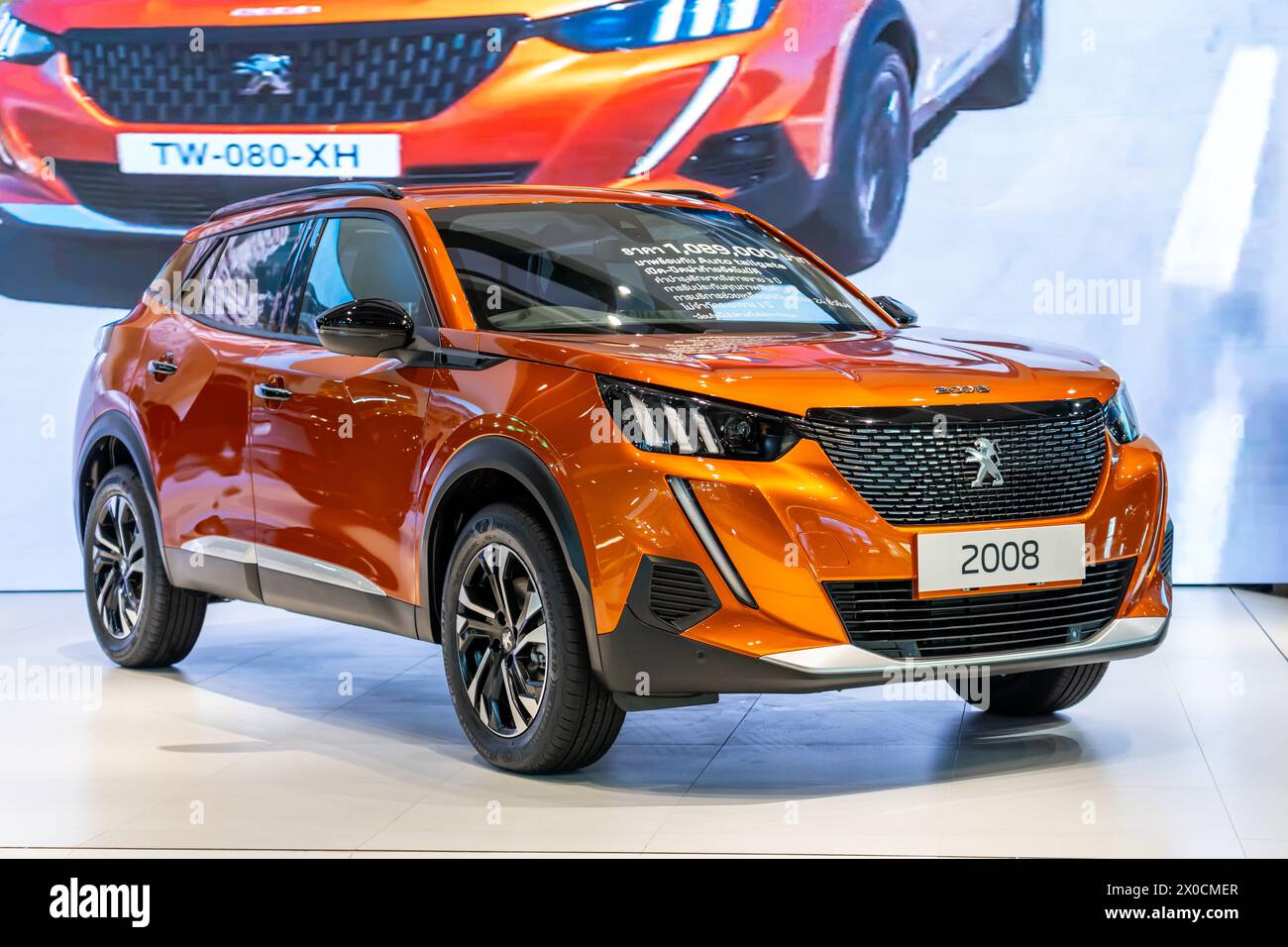 Crossover-suv Peugeot 3008 in Orange Gold. Thailand, Bangkok, 14. märz 2024. Stockfoto