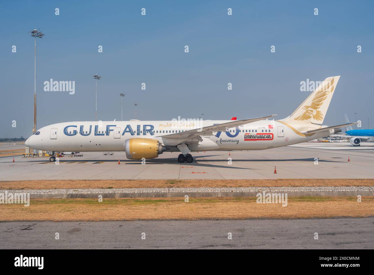 Gulf Air Boeing 787-9 Dreamliner Special Scheme Formel 1 Grand Prix von Bahrain zum 70. Jahrestag. Thailand, Bangkok Suvarnabhumi Flughafen. 17. januar 202 Stockfoto