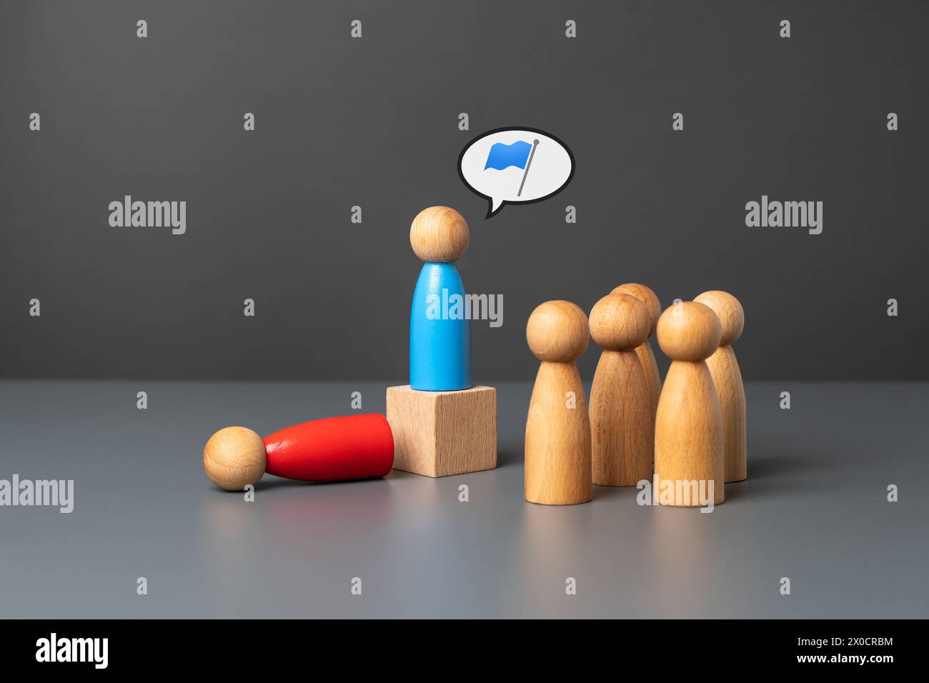 Gewalttätiger oder demokratischer Machtwechsel. Der Sturz des alten autoritären. Ermutigen Sie die Teilnehmer, sich unter der Flagge des neuen Gewinners anzuschließen. Stockfoto