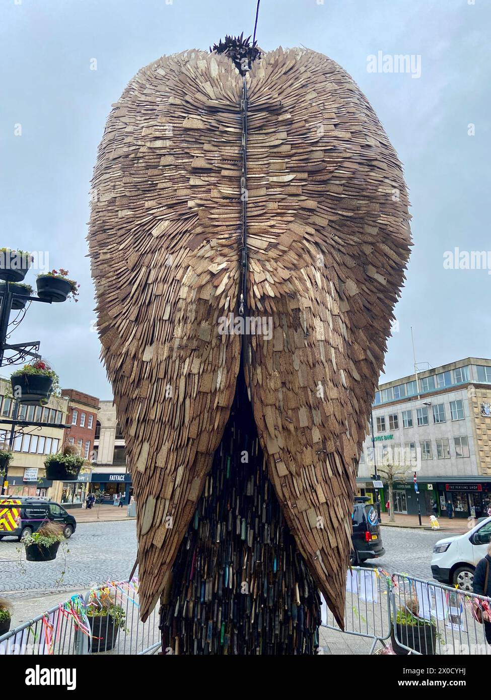 Die Messer Engel Anti-Messer-Kriminalskulptur in taunton Parade somerset england Großbritannien Stockfoto