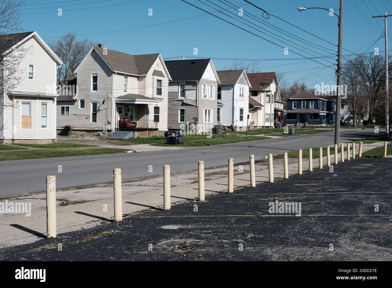 Häuser in einem Wohngebiet in der Nähe der Innenstadt von Lima, Ohio, USA Stockfoto