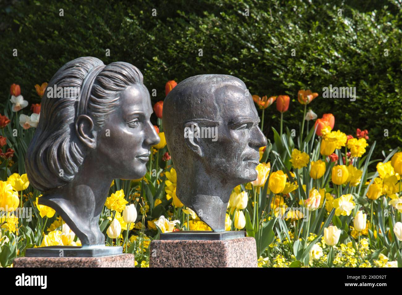 Insel Mainau, Büsten von Gräfin Sonja und Graf Lennart Bernadotte *** Insel Mainau, Büsten von Gräfin Sonja und Graf Lennart Bernadotte Stockfoto