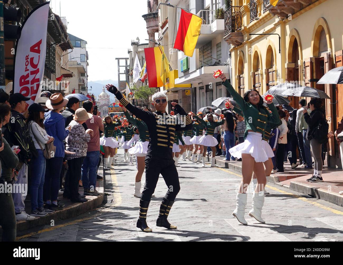 CUENCA-DESFILE ESTUDIANTIL-FISTAS DE Cuenca,Ecuador 11 de abril de 2024 La Coordinacion de Educacion Zonal 6 en articulacion con el Municipio de Cuenca, realizo este jueves 11 de abril el desfile estudiantil Â Cuencanas Tejiendo HistoriaÂ , en el marco de la conmemorion de los 467 anos de Fundacion de Cuenca, a partir de las 09h00 desde el Parque San Blas hasta el Parque Calderon, por la calle Simon Bolivar con la partizipacion de MAS de 1,700 estudiantes. foto Boris Romoleroux/API. ACE-CUENCA-DESFILEESTUDIANTIL-FISTASDECUENCA-7F81A4D0C8019257B38B06815875989A *** CUENCA STUDENTENPARADE Stockfoto