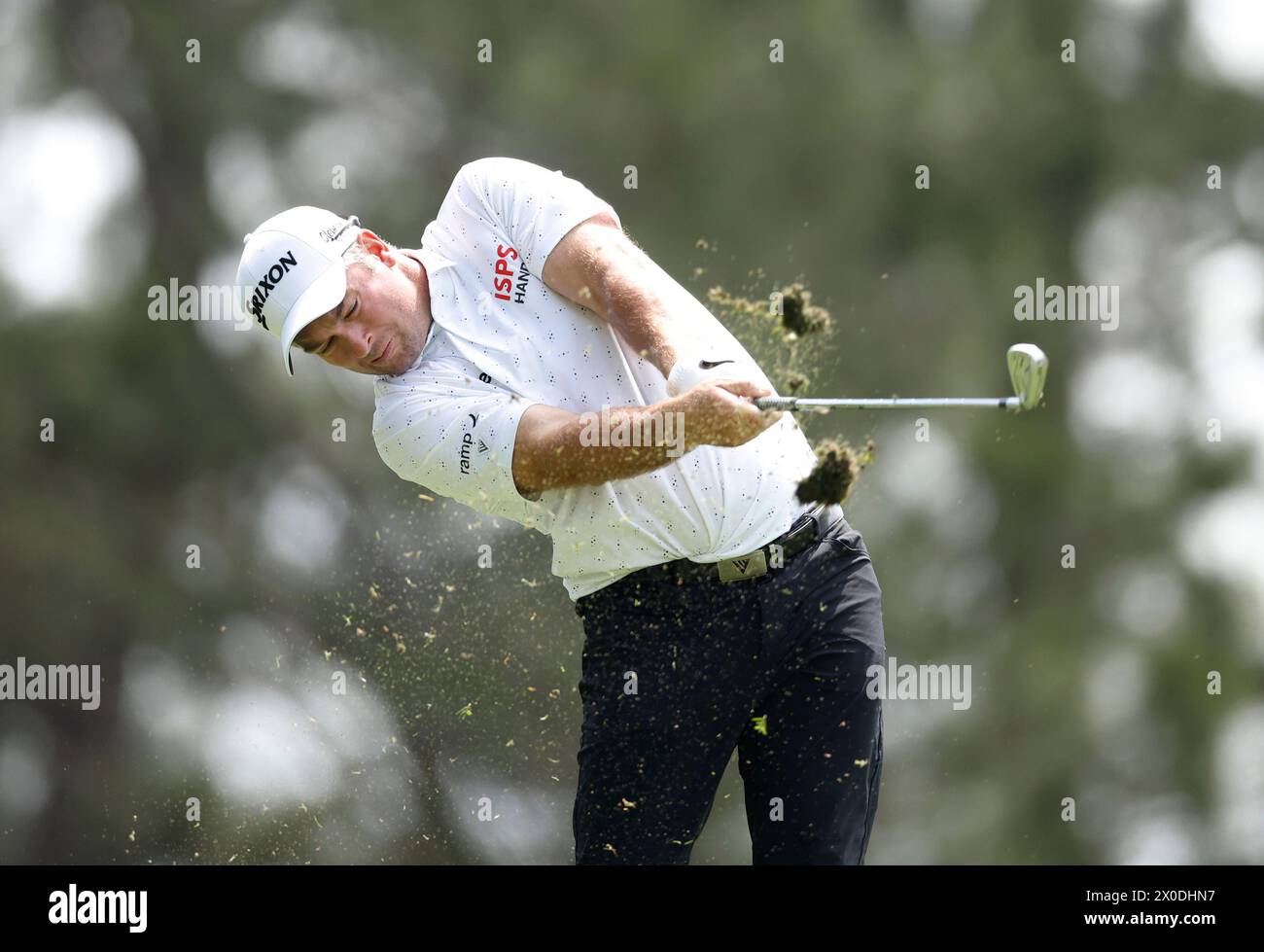 Augusta, Usa. April 2024. Der Neuseeländer Ryan Fox fährt am Donnerstag, den 11. April 2024, in der ersten Runde des Masters Turniers im Augusta National Golf Club in Augusta, Georgia, auf das vierte Loch. Foto: John Angelillo/UPI Credit: UPI/Alamy Live News Stockfoto