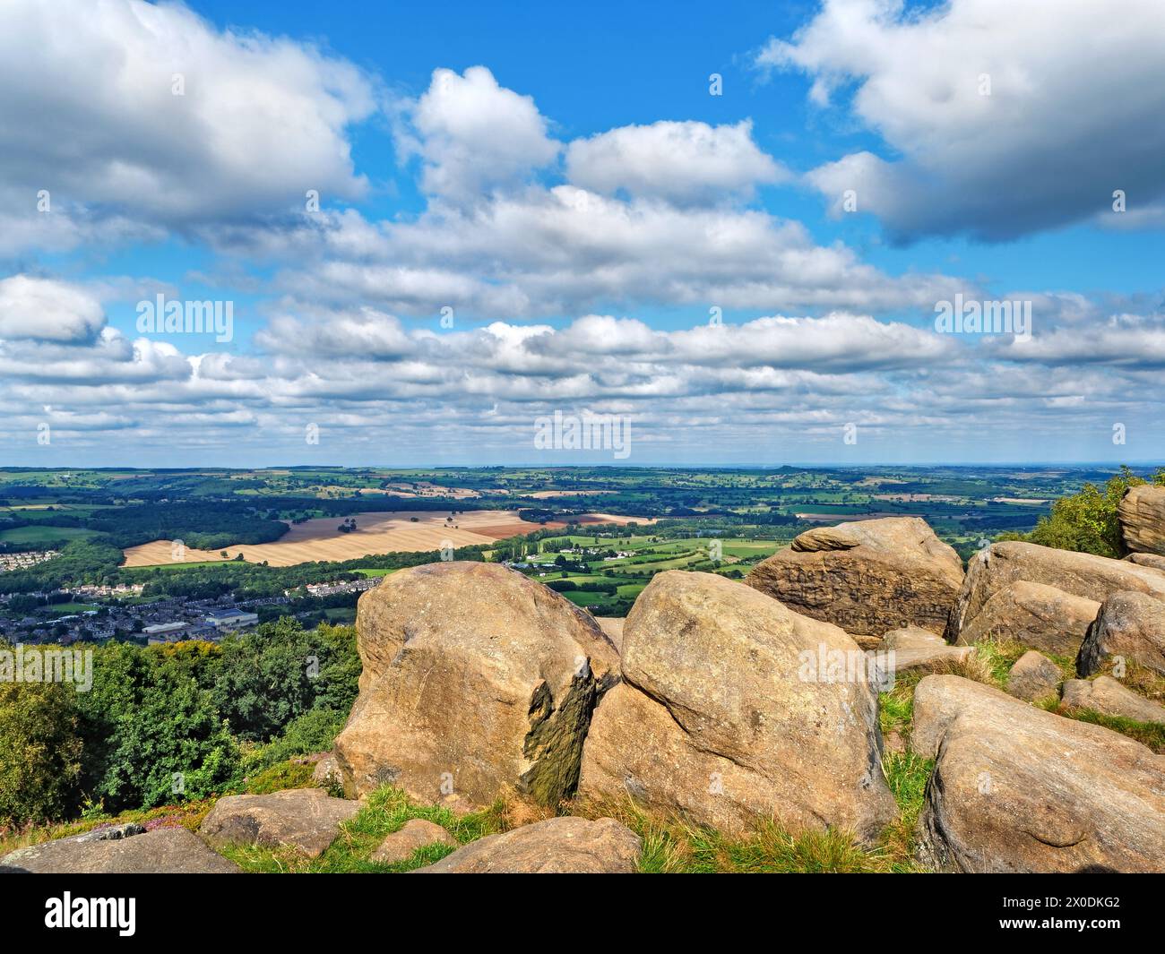 UK, West Yorkshire, Otley, Otley Chevin, Surprise View mit Blick auf Otley Town. Stockfoto