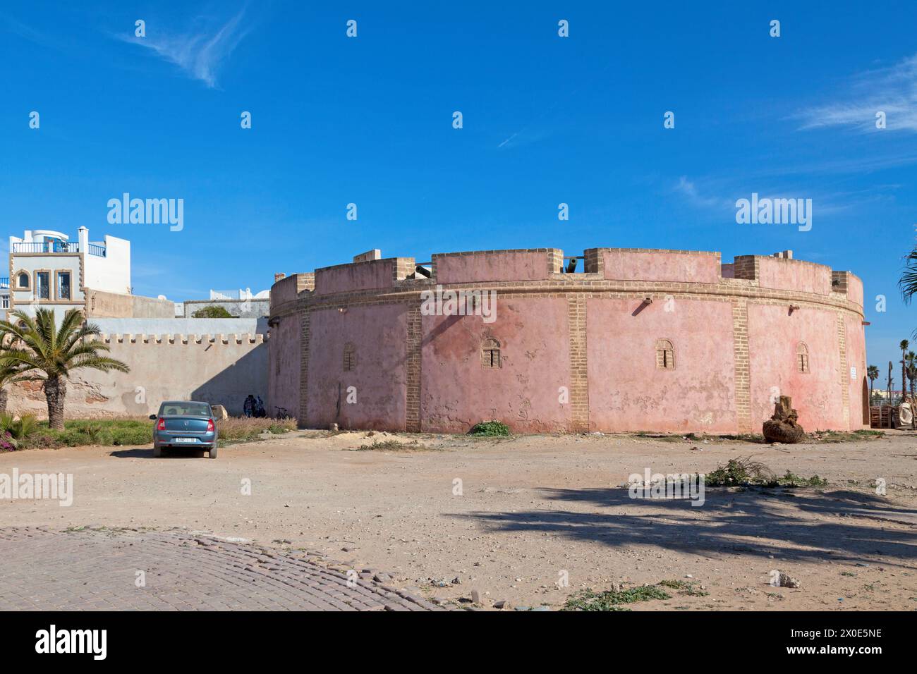 Essaouira, Marokko - 29. Januar 2019: Borj Bab Marrakesch ist das wichtigste Verteidigungsgebäude auf der Landseite. Es ist in Form eines großen Zirkus Stockfoto