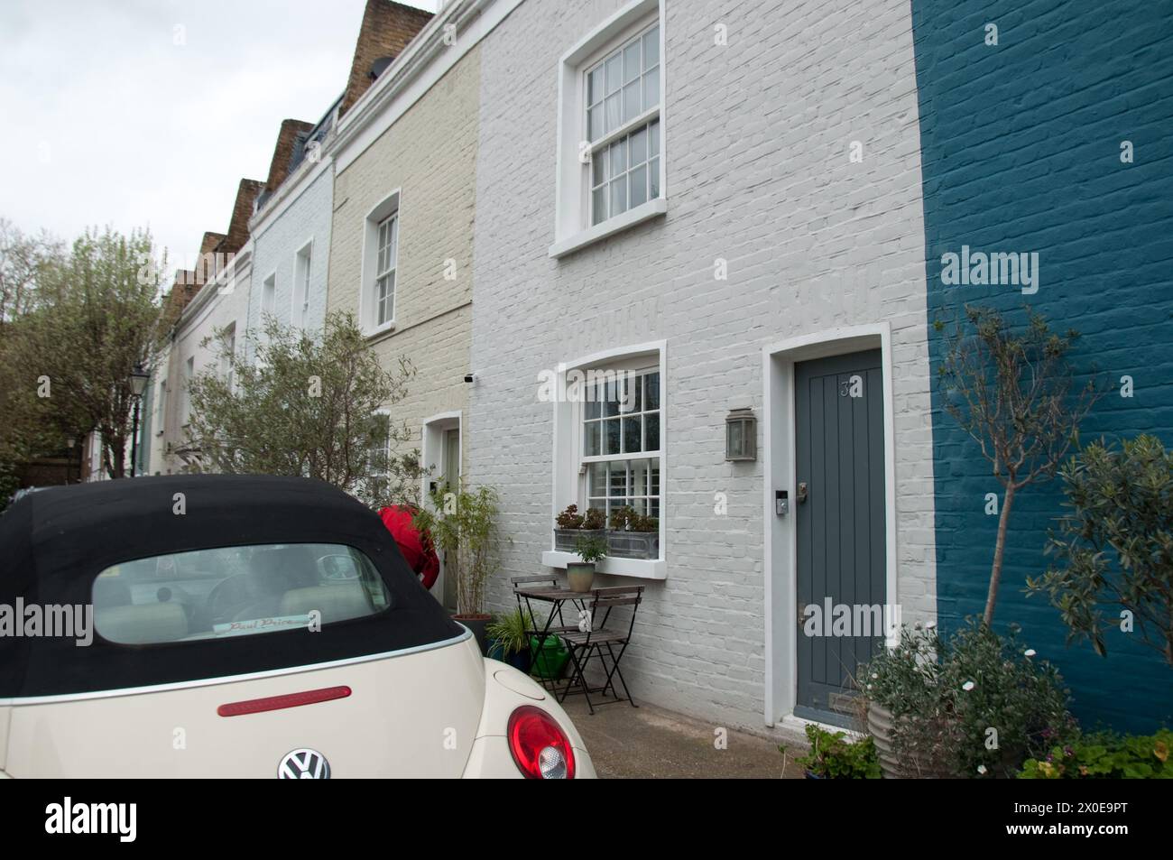 Der Postman ruft an, Billing Road, Chelsea, Royal Borough of Kensington und Chelsea, London, Großbritannien. Ursprünglich eine Sackgasse, diese ruhige Straße Stockfoto