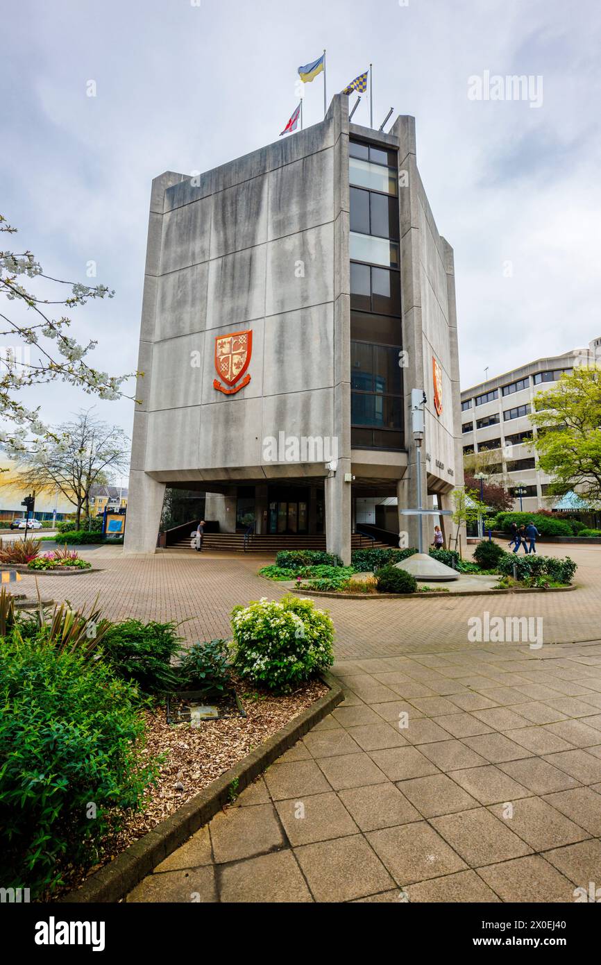 Woking Borough Civic Offices, Gloucester Square, Woking. Es wurde eine Bekanntmachung nach Einzelplan 114 veröffentlicht, in der der Rat seinen Haushalt nicht finanzieren konnte Stockfoto