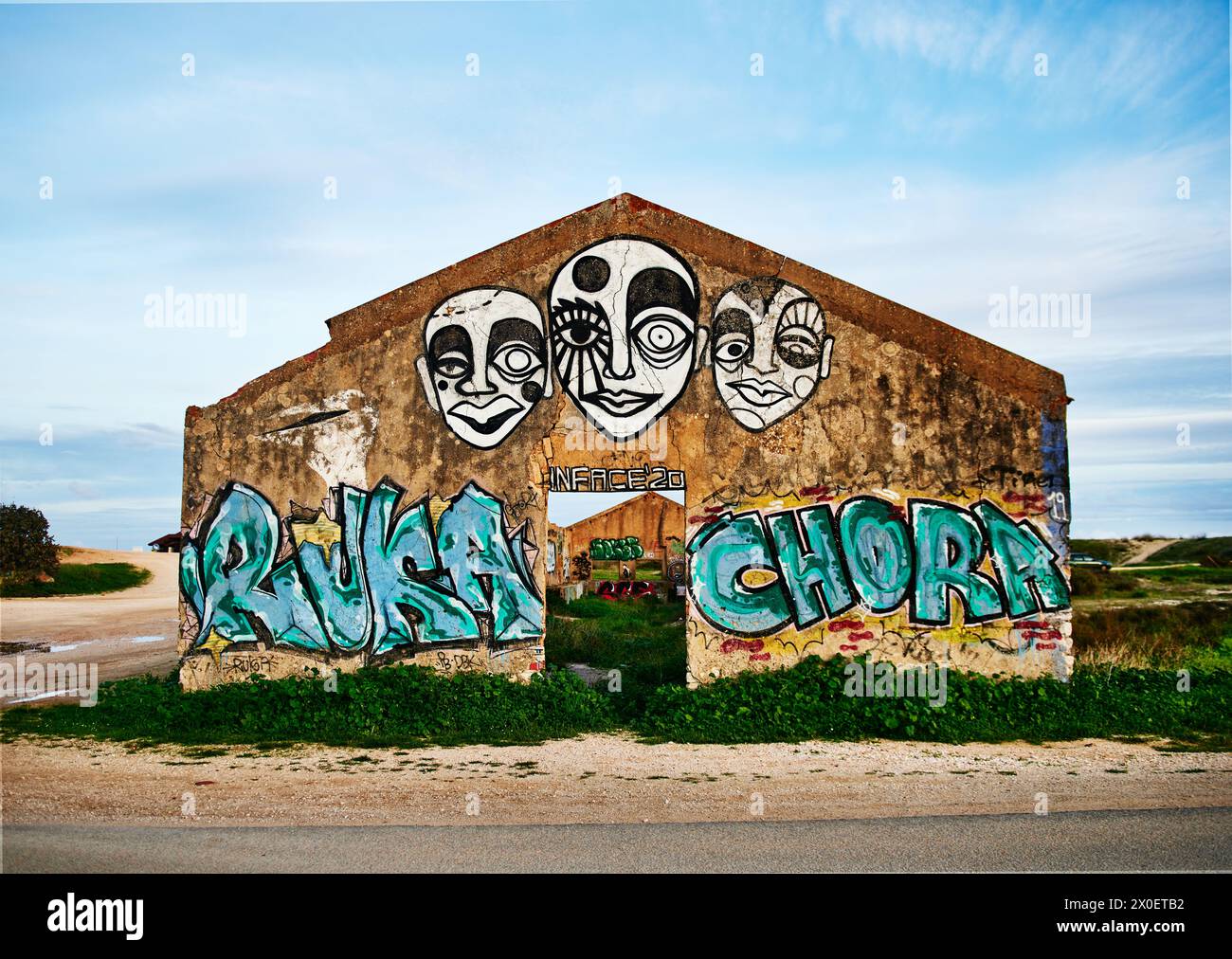 Verlassenes Gebäude mit Grafitti bedeckt, Lagos, Portugal, Europa Stockfoto