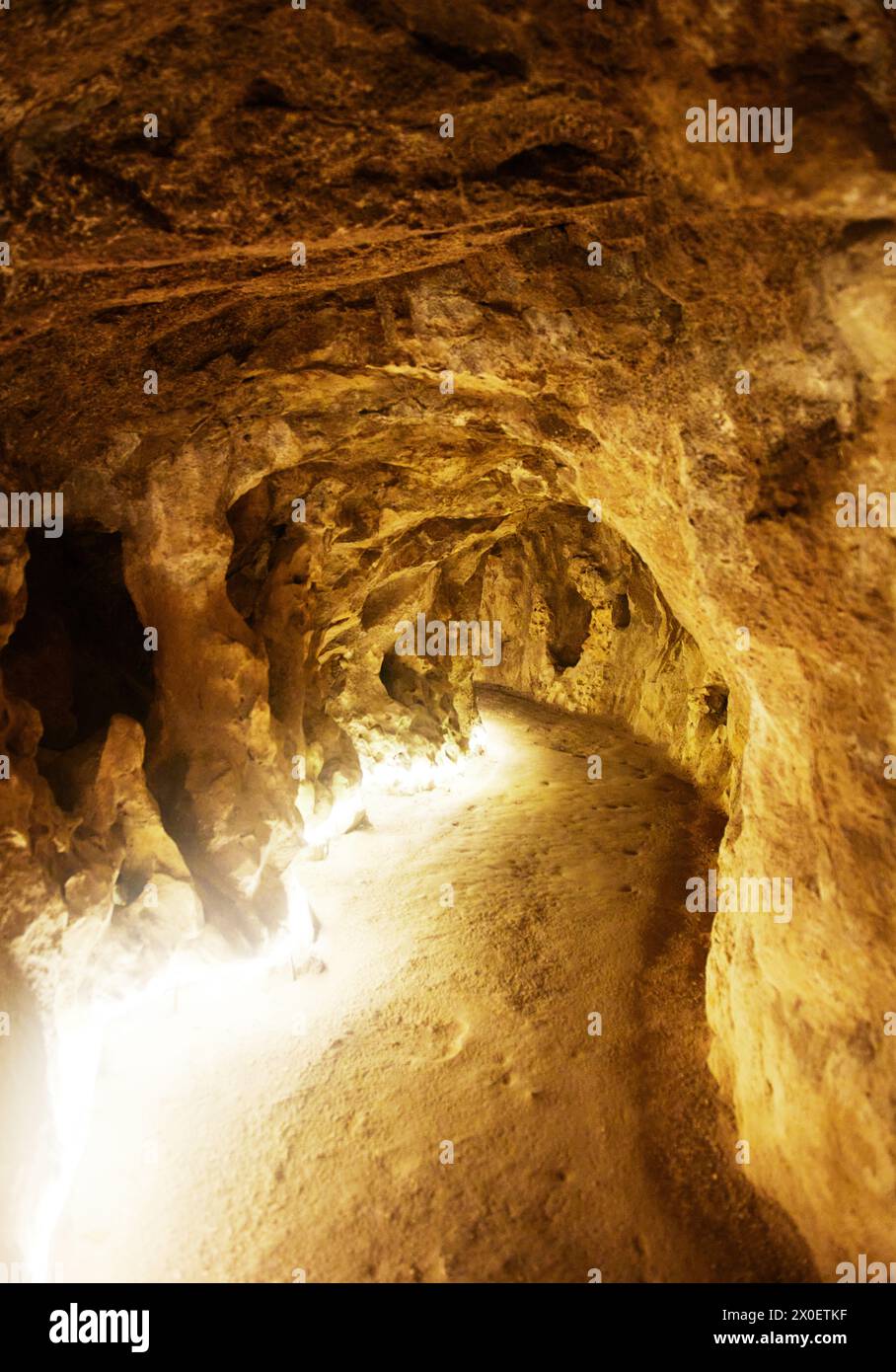 Tunnelgang vom Initiation Well in Quinta da Regaleira in Sintra, Portugal, Europa Stockfoto