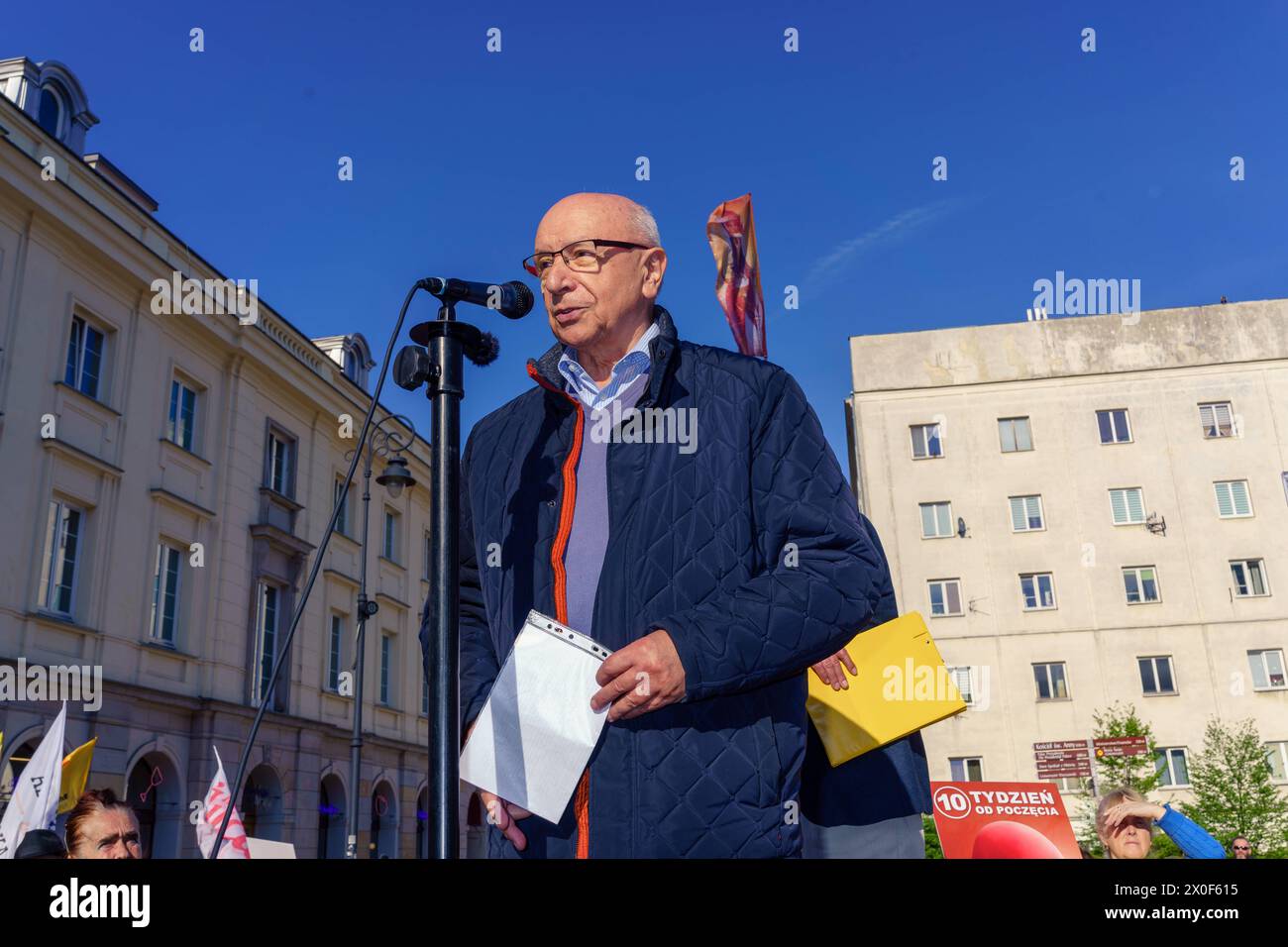 Marsch zur Verteidigung der Kinder, organisiert von Pro-Life-Organisationen. Bogdan Chazan spricht bei der Ordo Iuris-Kundgebung. Warschau Polen Copyright: XMikolajxJaneczekx Stockfoto