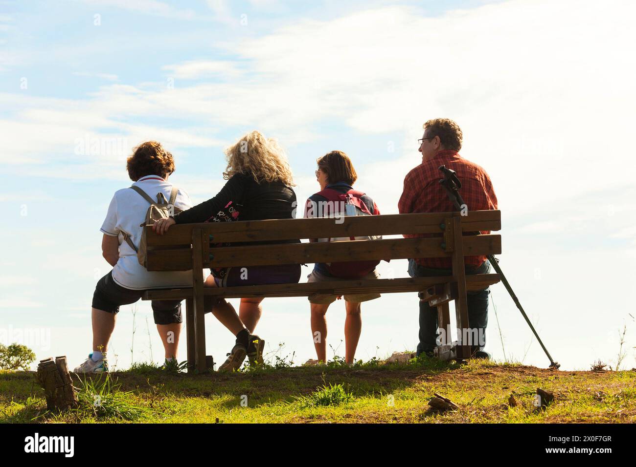 Gruppe mit 4 Personen auf einer Sitzbank, Capri, Kampanien, Italien, Europa Stockfoto