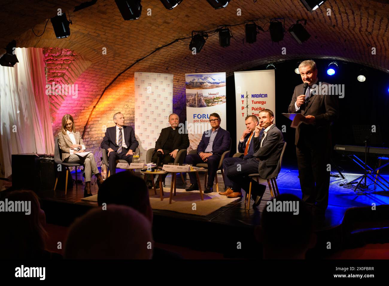 Erörterung und Präsentation des Buches "Ehe in der Verfassung der Slowakischen Republik" von Ján Figeľ. Stockfoto