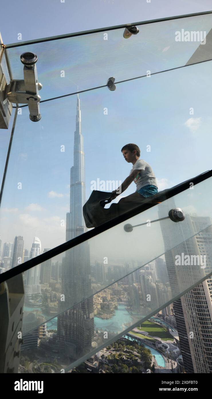 Himmelsrutschen am Skyview Observatory in Dubai, VAE. Stockfoto