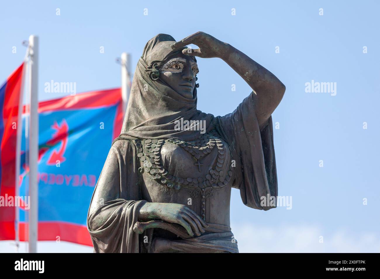 Statue von Laskarina Mpoumpoulina, einer Heldin und Militärführerin des griechischen Unabhängigkeitskrieges von 1821, einer lokalen Figur der Insel Spetses, Griechenland. Stockfoto