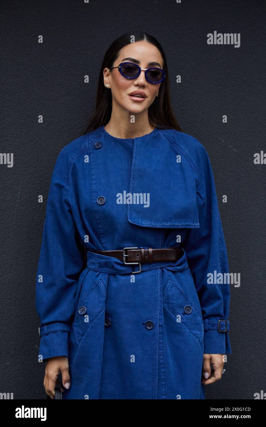 MAILAND, ITALIEN - 22. FEBRUAR 2024: Tamara Kalinic vor der Max Mara Modenschau, Mailand Fashion Week Street Style Stockfoto