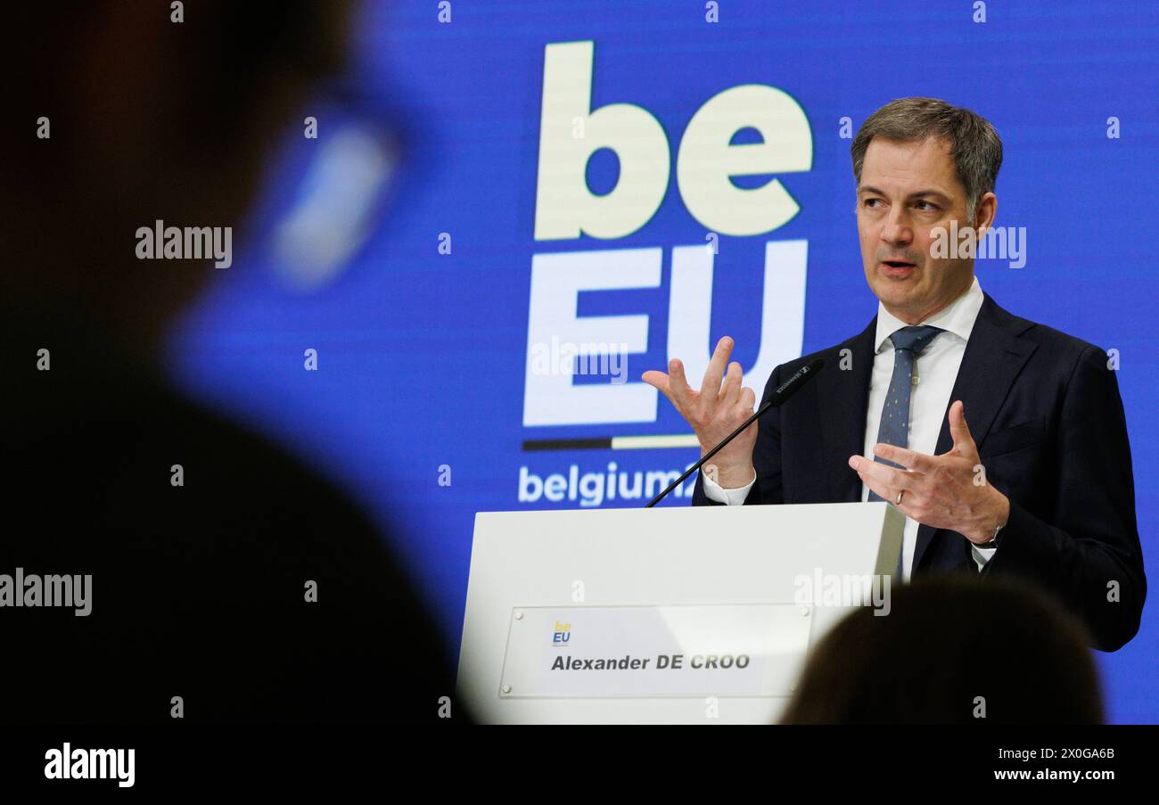 Brüssel, Belgien April 2024. Premierminister Alexander de Croo beantwortet Fragen während einer Pressekonferenz zu den Halbzeitergebnissen des belgischen Ratsvorsitzes am Freitag, den 12. April 2024 in Brüssel. Seit dem 1. Januar 2024 begann der belgische Ratsvorsitz der Europäischen Union für sechs Monate. BELGA FOTO BENOIT DOPPAGNE Credit: Belga News Agency/Alamy Live News Stockfoto