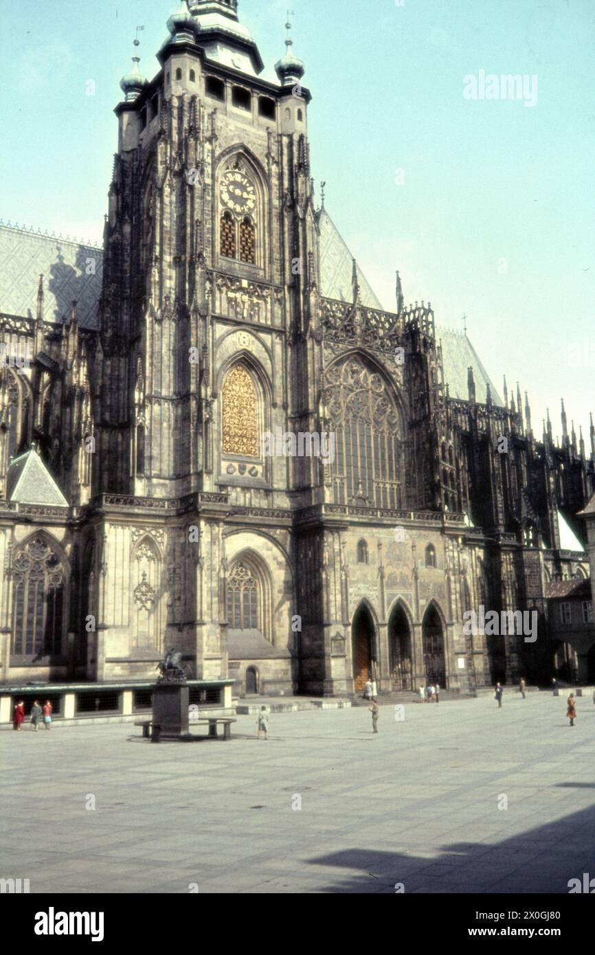 Hradschin, der Turm der Kathedrale St. Vitus (14. Und 16. Jahrhundert), Prag, Tschechien [automatisierte Übersetzung] Stockfoto