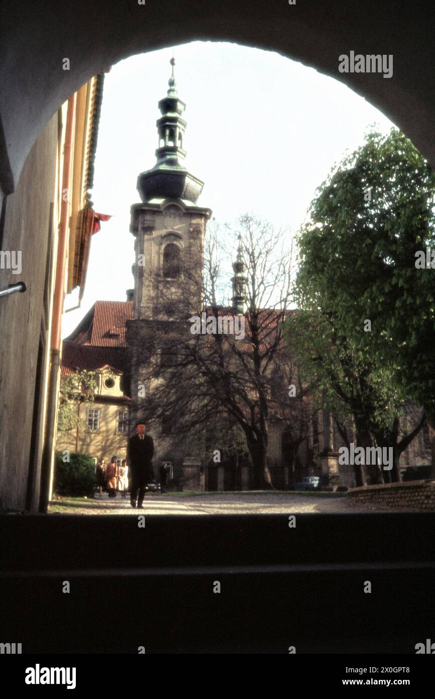 Kloster Strahov, Kirche des Baroque (durch diese Passage betreten Sie das Kloster Strahov), Prag, Tschechien [automatisierte Übersetzung] Stockfoto