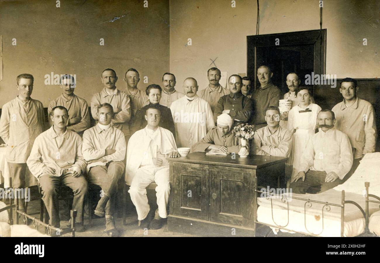 Verwundete Soldaten in einem Militärkrankenhaus (undatiertes Bild). Stockfoto