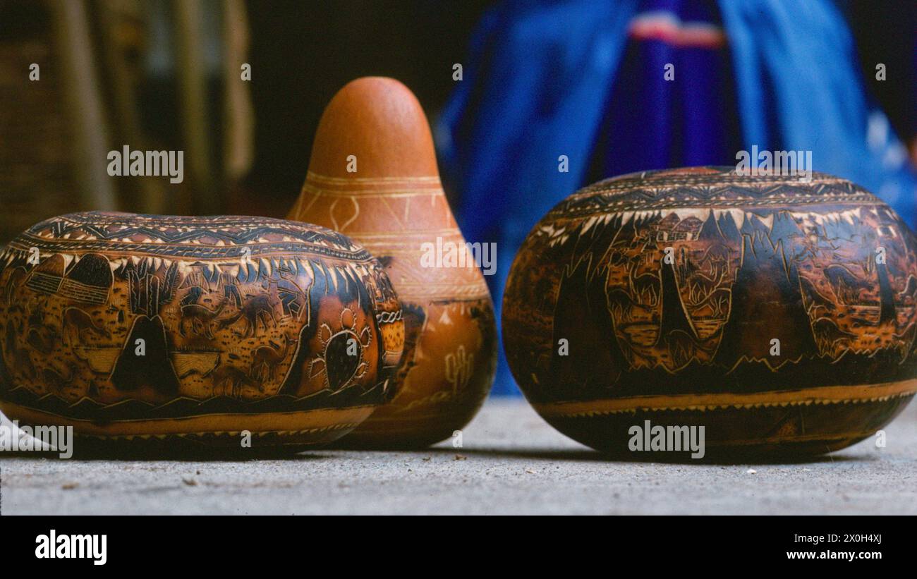 Drei geschnitzte, dekorative Kürbisse in der Stadt Huancayo in Peru. [Automatisierte Übersetzung] Stockfoto