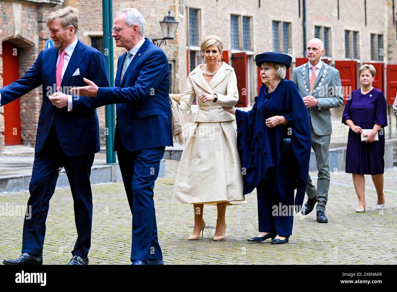 Middelburg, Niederlande, 1. April 11, 2024. König Willem Alexander, Königin Maxima und Prinzessin Beatrix von den Niederlanden während der Verleihung der Four Freedoms Awards im Nieuwe Kerk in Middelburg to Save Ukraine Credit: NL Beeld / Patrick van EMST / Alamy Live News Stockfoto