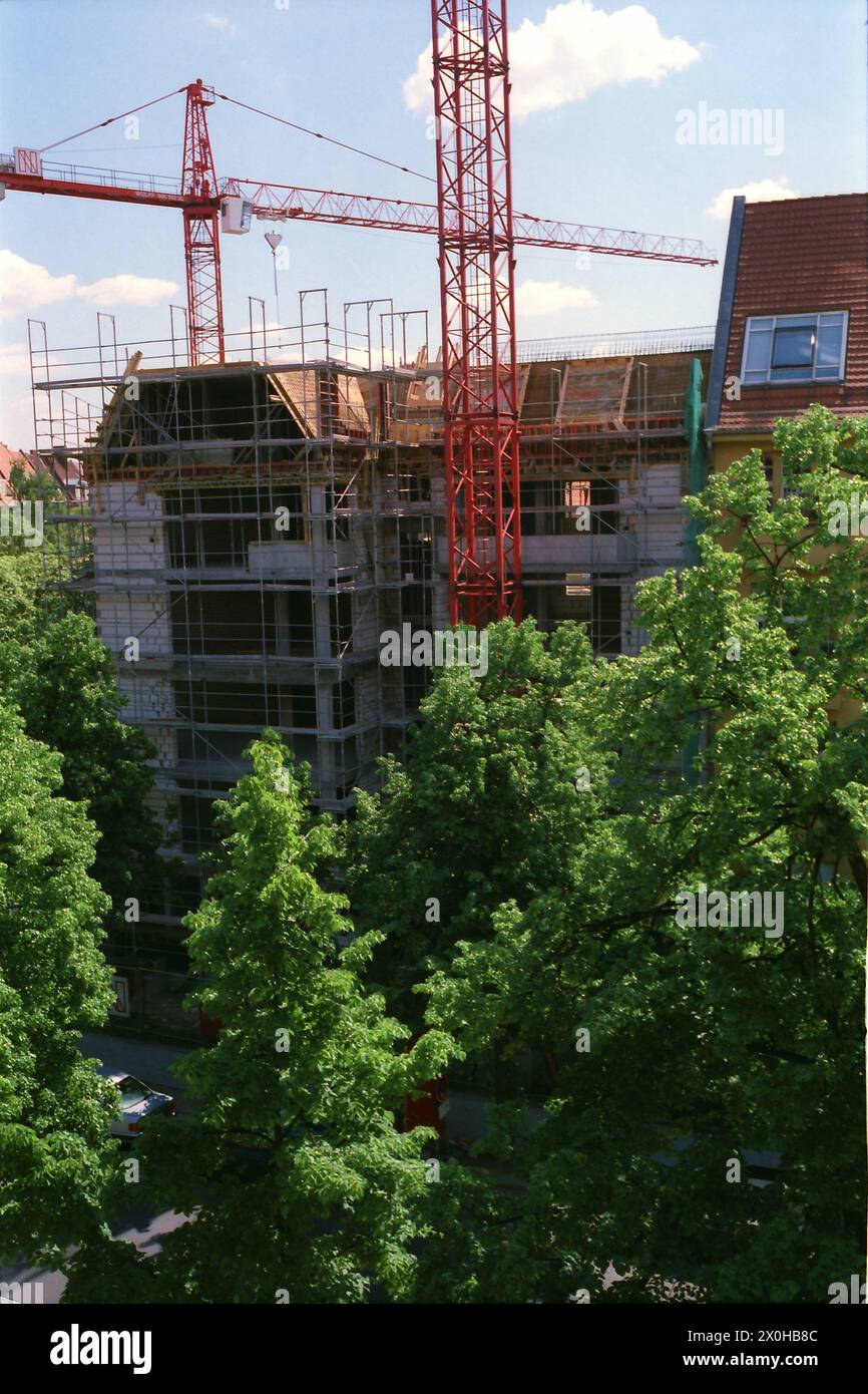Der Baufortschritt wird in mehreren Bildern beschrieben [automatisierte Übersetzung] Stockfoto