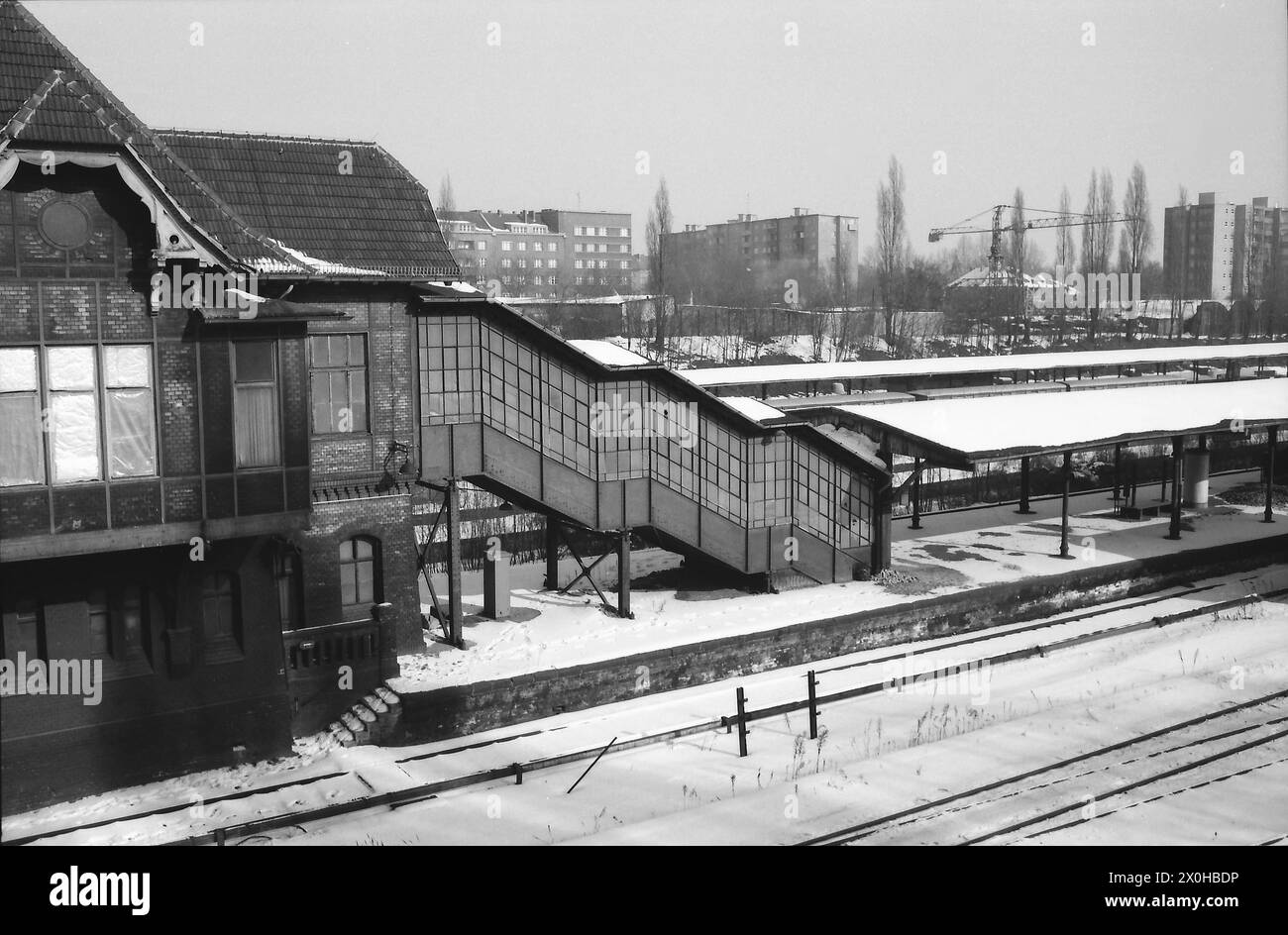 Das Bild zeigt wahrscheinlich den S-Bahnhof Gesundbrunnen der BVG. In den Jahren 1985/86 dachte Niemend, dass der Bahnhof nur wenige Jahre später komplett umgebaut werden sollte. [Automatisierte Übersetzung] Stockfoto