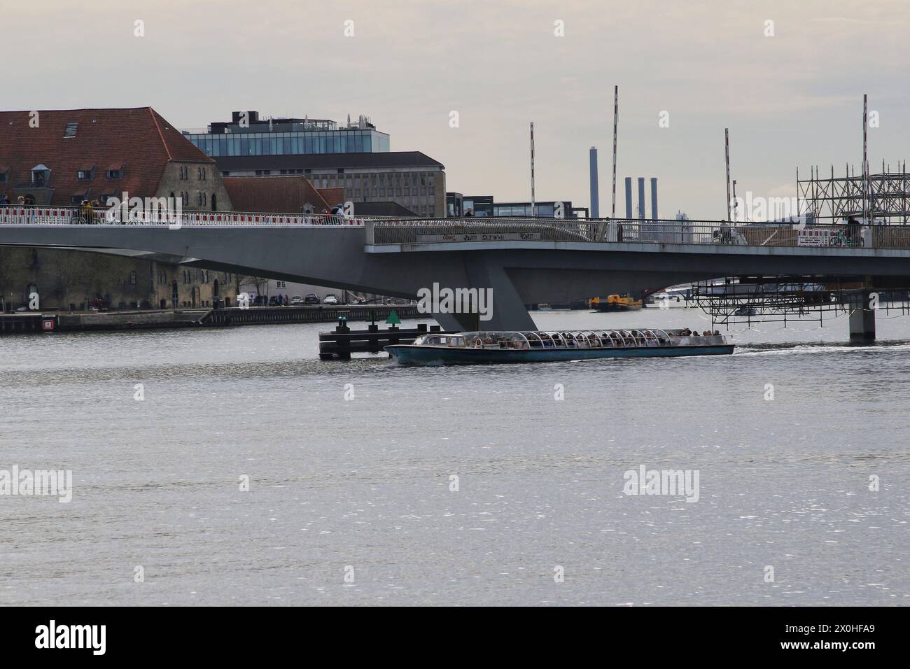 Kanaltouren Kopenhagener Boot im Kopenhagener Hafen Dänemark April 2024 Stockfoto
