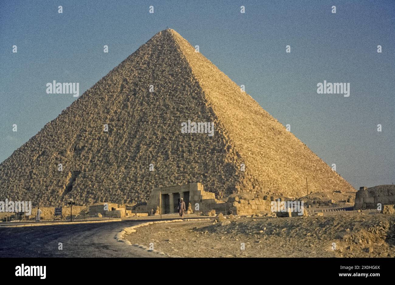 Eine der Pyramiden von Gizeh in den frühen 60er Jahren. [Automatisierte Übersetzung] Stockfoto