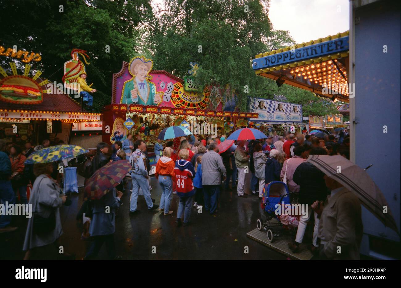 Es gab und gibt viele Volksfeste in Berlin hier die Steglitzer Festwochen Stockfoto