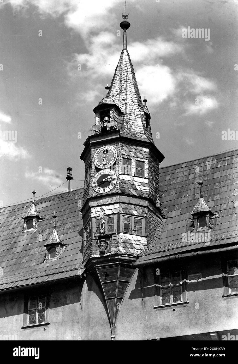 Lancet Turm des Rathauses, Uhr, Monduhr, Skelett und die beiden Ochsen, die jede Stunde zusammenschlagen und die Fenster öffnen sich. [Automatisierte Übersetzung] Stockfoto