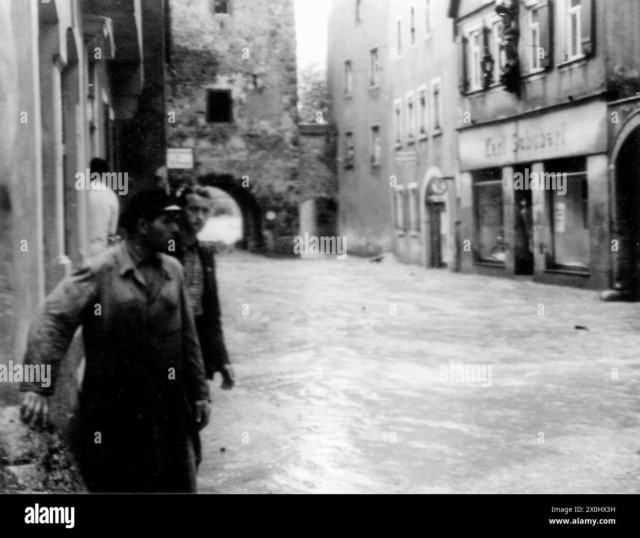 Kingentorturm – Cloudburst 1946 [automatisierte Übersetzung] Stockfoto