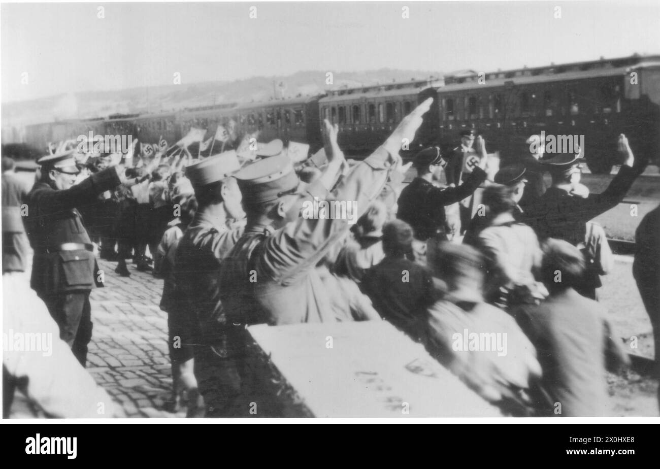 Ochsenfurt - Bahnhof - Adolf Hitler fährt mit dem Zug nach Giebelstadt, zur Eröffnung des Flughafens [automatisierte Übersetzung] Stockfoto