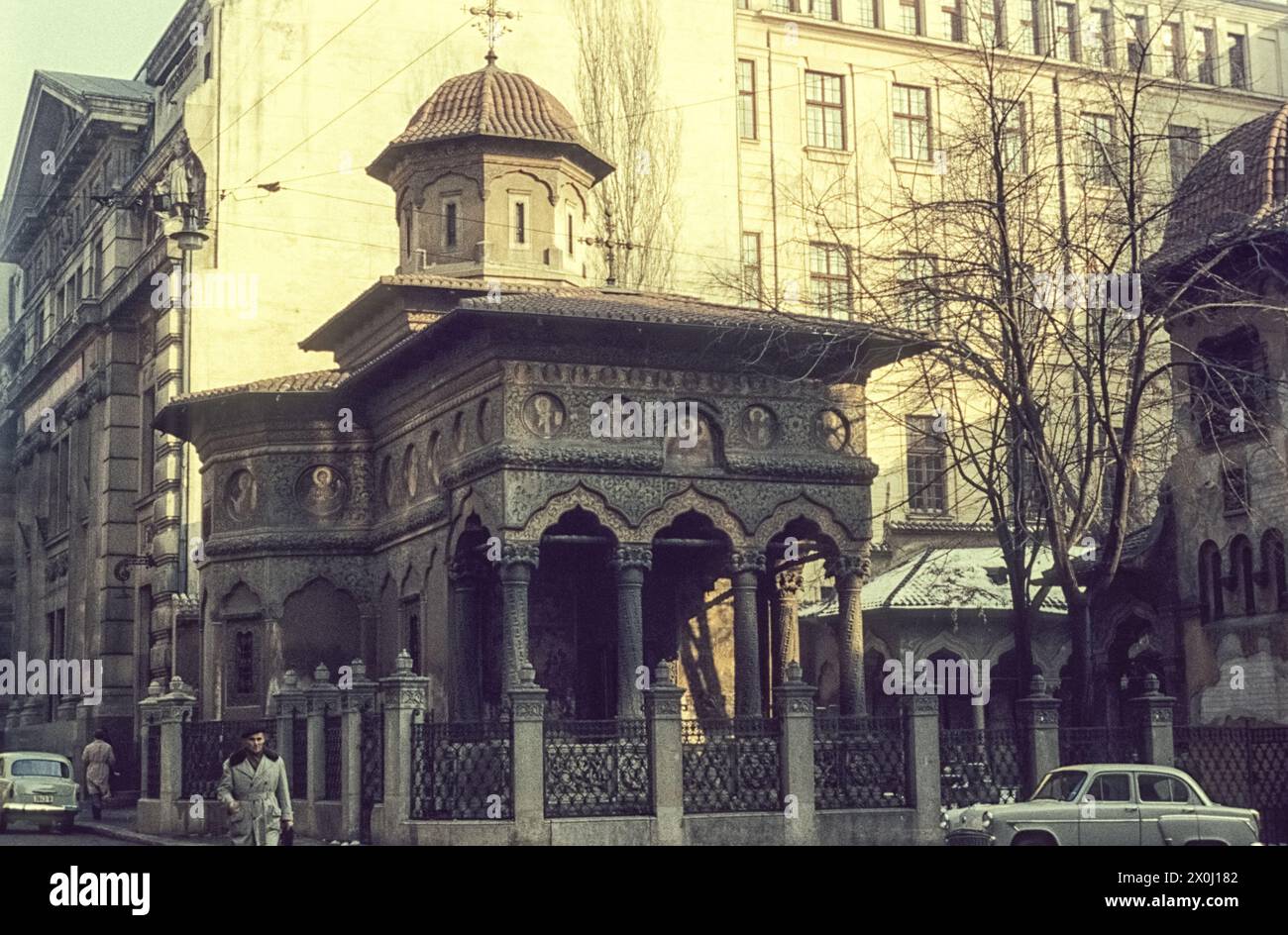 Die berühmte rumänische orthodoxe Kirche im Abendlicht. [Automatisierte Übersetzung] Stockfoto