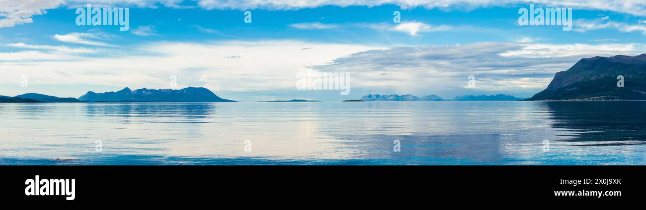 Fjordlandschaft im Norden Norwegens Stockfoto